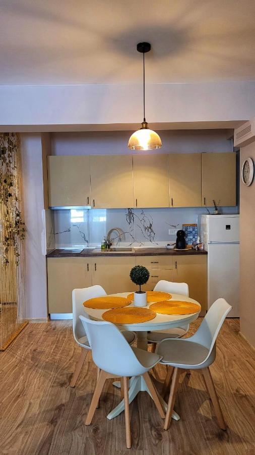 Vega Apartment By Moonlight Mamaia Buitenkant foto